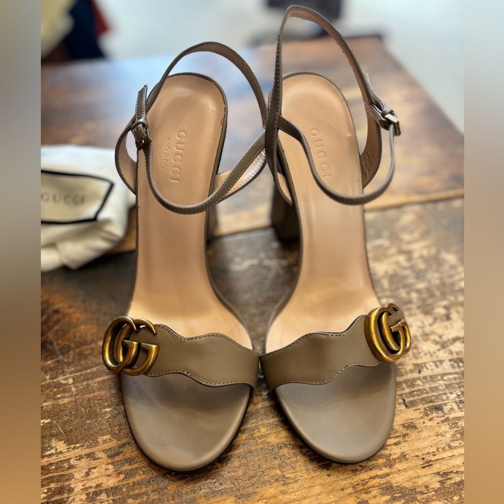 GUCCI Greige GG Marmont Stack Heel Sandal - Picture 4 of 14